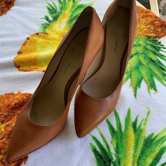 Nine West, Platform Stiletto - Picture 2 of 7